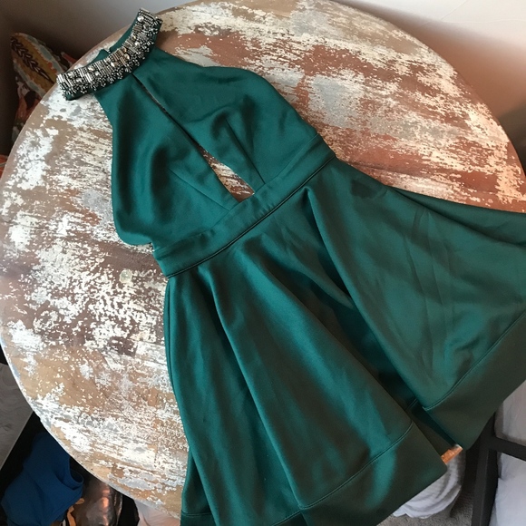 BEBE EMERALD GREEN halter A-line - Picture 1 of 4